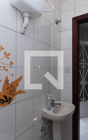 Casa à venda com 195m², 4 quartos e 3 vagas Casa à venda com 195m², 4 quartos e 3 vagasBanheiro de Serviço