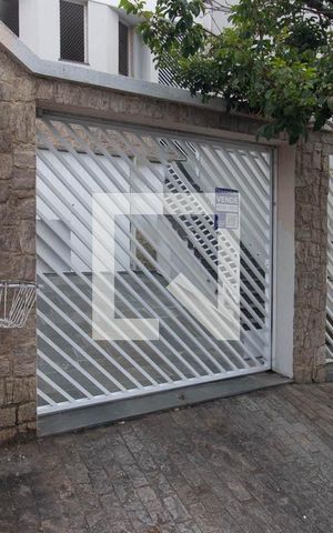Casa à venda com 195m², 4 quartos e 3 vagas Casa à venda com 195m², 4 quartos e 3 vagasFachada e placa