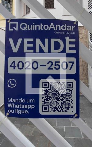 Casa à venda com 195m², 4 quartos e 3 vagas Casa à venda com 195m², 4 quartos e 3 vagasFachada e placa