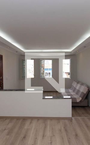 Casa à venda com 195m², 4 quartos e 3 vagas Casa à venda com 195m², 4 quartos e 3 vagasSala