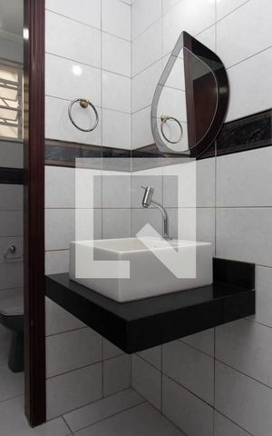 Casa à venda com 195m², 4 quartos e 3 vagas Casa à venda com 195m², 4 quartos e 3 vagasLavabo