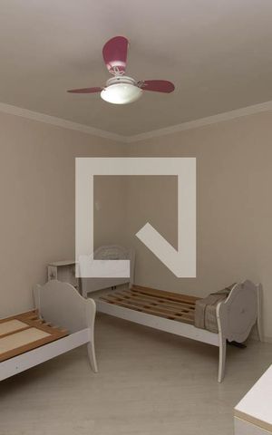 Casa à venda com 195m², 4 quartos e 3 vagas Casa à venda com 195m², 4 quartos e 3 vagasQuarto 1