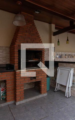 Casa à venda com 195m², 4 quartos e 3 vagas Casa à venda com 195m², 4 quartos e 3 vagasChurrasqueira