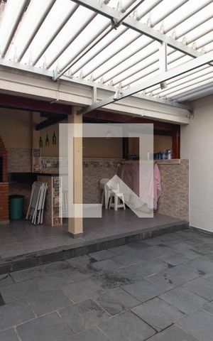 Casa à venda com 195m², 4 quartos e 3 vagas Casa à venda com 195m², 4 quartos e 3 vagasQuintal