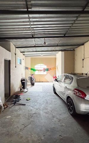 Casa à venda com 490m², 8 quartos e 4 vagas Casa à venda com 490m², 8 quartos e 4 vagasÁrea comum