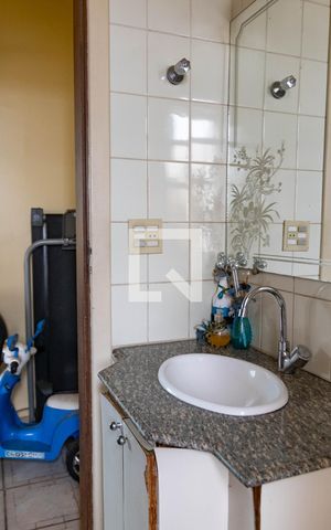 Apartamento à venda com 177m², 3 quartos e 2 vagas Apartamento à venda com 177m², 3 quartos e 2 vagasBanheiro 2