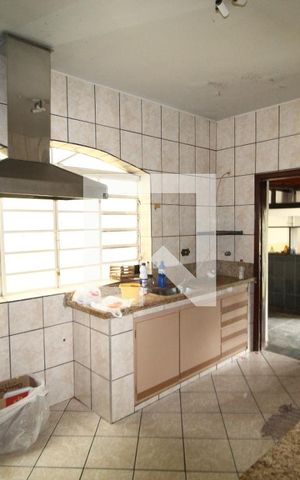 Casa para alugar com 300m², 3 quartos e 4 vagasCozinha