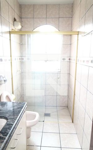 Casa para alugar com 300m², 3 quartos e 4 vagasBanheiro