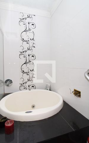 Casa para alugar com 200m², 3 quartos e 4 vagasBanheiro da Suíte 3