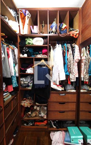 Casa para alugar com 200m², 3 quartos e 4 vagasCloset da Suíte 3