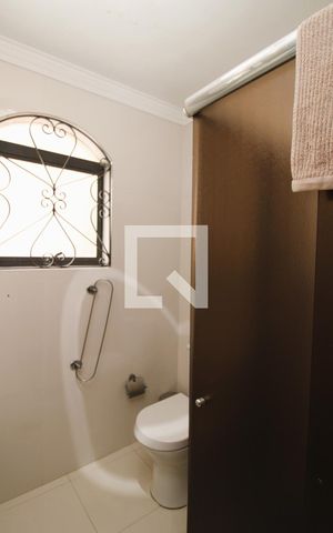 Casa para alugar com 200m², 3 quartos e 4 vagasBanheiro da Suíte 2