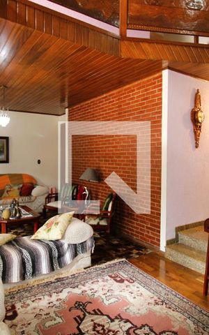 Casa para alugar com 200m², 3 quartos e 4 vagasSala