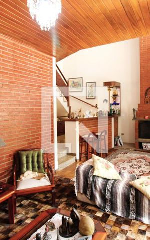 Casa para alugar com 200m², 3 quartos e 4 vagasSala