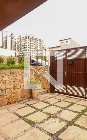 Casa à venda com 216m², 3 quartos e 3 vagas Casa à venda com 216m², 3 quartos e 3 vagasGaragem