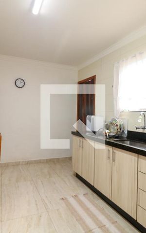 Casa à venda com 216m², 3 quartos e 3 vagas Casa à venda com 216m², 3 quartos e 3 vagasCozinha