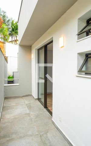 Casa à venda com 205m², 4 quartos e 2 vagas Casa à venda com 205m², 4 quartos e 2 vagasQuarto 3