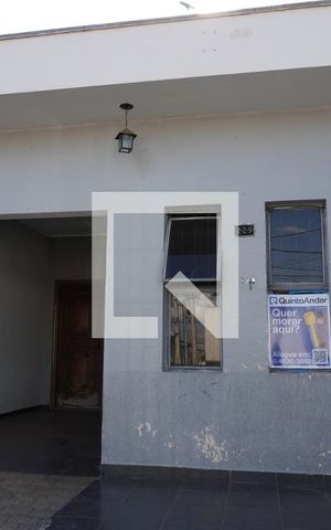 Casa para alugar com 100m², 2 quartos e 1 vagaFachada