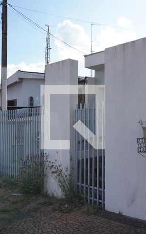 Casa para alugar com 100m², 2 quartos e 1 vagaFachada