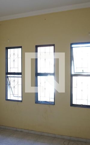 Casa para alugar com 100m², 2 quartos e 1 vagaSala