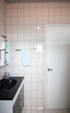 Apartamento para alugar com 74m², 2 quartos e 1 vagaBanheiro Social