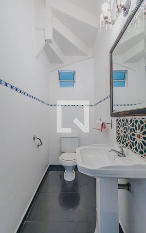 Casa à venda com 240m², 3 quartos e 3 vagasLavabo