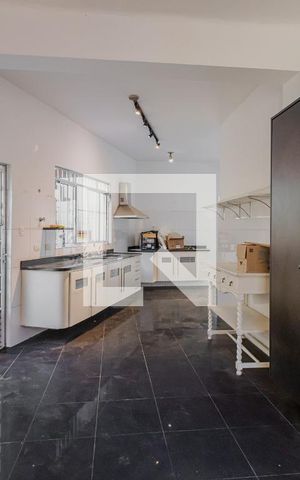 Casa à venda com 240m², 3 quartos e 3 vagasCozinha