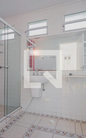 Casa à venda com 240m², 3 quartos e 3 vagasBanheiro da Suíte