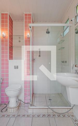 Casa à venda com 240m², 3 quartos e 3 vagasBanheiro da Suíte