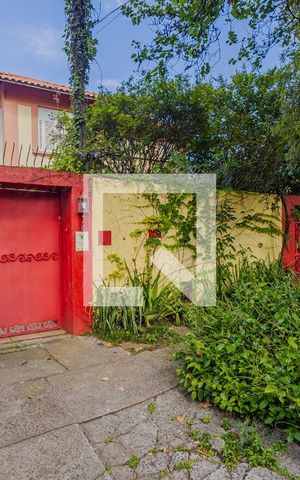 Casa à venda com 240m², 3 quartos e 3 vagasFachada