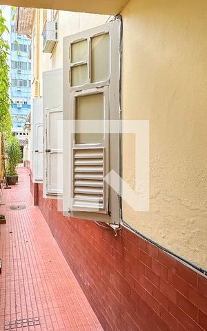 Casa à venda com 296m², 4 quartos e 3 vagas Casa à venda com 296m², 4 quartos e 3 vagasÁrea externa