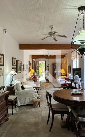 Casa à venda com 296m², 4 quartos e 3 vagas Casa à venda com 296m², 4 quartos e 3 vagasSala
