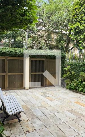 Casa à venda com 296m², 4 quartos e 3 vagas Casa à venda com 296m², 4 quartos e 3 vagasÁrea externa