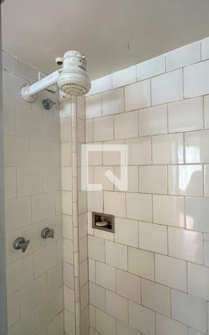 Casa à venda com 296m², 4 quartos e 3 vagas Casa à venda com 296m², 4 quartos e 3 vagasBanheiro de serviço