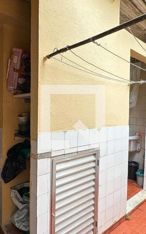 Casa à venda com 296m², 4 quartos e 3 vagas Casa à venda com 296m², 4 quartos e 3 vagasÁrea de Serviço