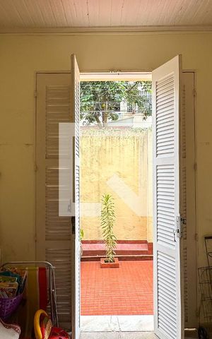 Casa à venda com 296m², 4 quartos e 3 vagas Casa à venda com 296m², 4 quartos e 3 vagasQuarto de Serviço 02