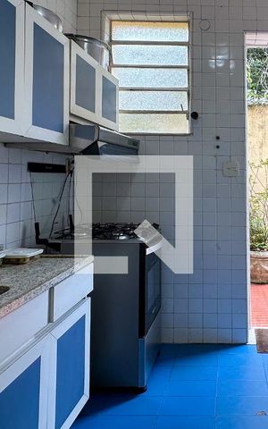 Casa à venda com 296m², 4 quartos e 3 vagas Casa à venda com 296m², 4 quartos e 3 vagasCozinha