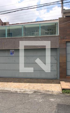 Casa à venda com 250m², 3 quartos e 3 vagasFachada