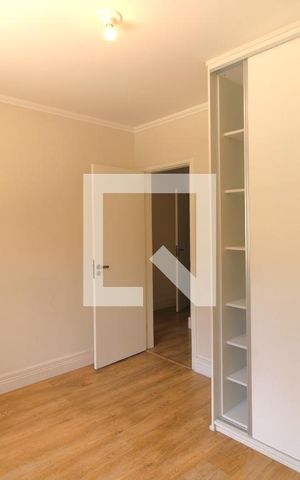Casa à venda com 250m², 3 quartos e 3 vagasSuíte