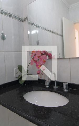 Casa à venda com 250m², 3 quartos e 3 vagasBanheiro comum