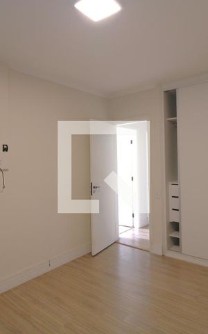Casa à venda com 250m², 3 quartos e 3 vagasSuíte