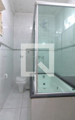 Casa à venda com 250m², 3 quartos e 3 vagasBanheiro da suíte