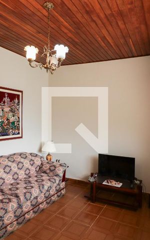 Casa à venda com 204m², 4 quartos e 1 vaga Casa à venda com 204m², 4 quartos e 1 vagaSala - Casa 1