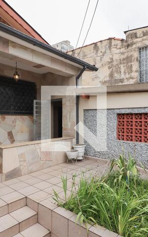 Casa à venda com 204m², 4 quartos e 1 vaga Casa à venda com 204m², 4 quartos e 1 vagaEntrada