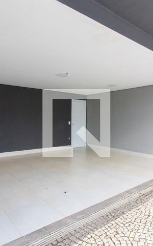 Casa de condomínio à venda com 372m², 3 quartos e 2 vagas Casa de condomínio à venda com 372m², 3 quartos e 2 vagasÁrea comum