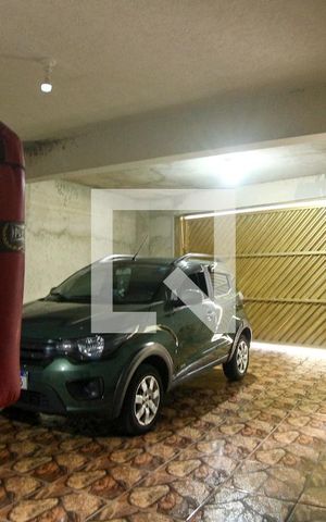 Casa à venda com 250m², 3 quartos e 4 vagas Casa à venda com 250m², 3 quartos e 4 vagasGaragem