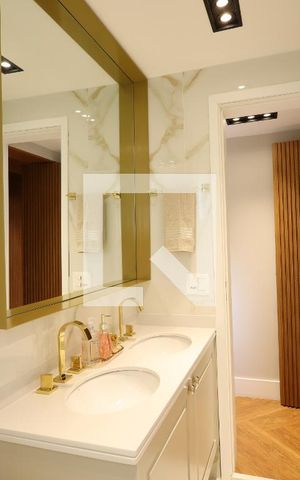 Apartamento à venda com 129m², 3 quartos e 3 vagasBanheiro da Suíte 2
