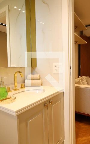 Apartamento à venda com 129m², 3 quartos e 3 vagasBanheiro da Suíte 1