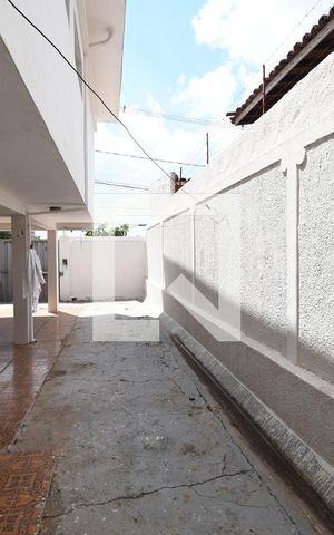 Casa à venda com 182m², 3 quartos e 8 vagasÁrea de Serviço 2