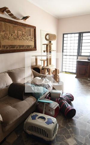 Casa à venda com 182m², 3 quartos e 8 vagasSala 1