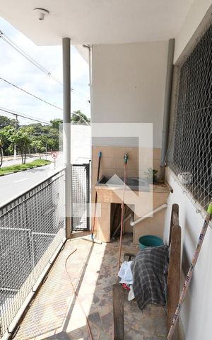 Casa à venda com 182m², 3 quartos e 8 vagasÁrea de Serviço 1